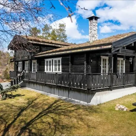 Beautiful Log Cabin At Gautefall *