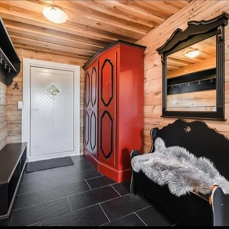 Beautiful Log Cabin At Gautefall *