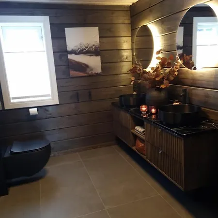 Beautiful Log Cabin At Gautefall 펜션 하임달